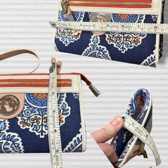 Spartina 449 Linen Leather Wristlet Wallet Blue Medallion Print - Picture 7 of 7